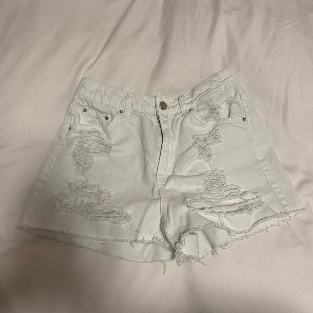 TOPSHOP Mom Ripped High Rise Jean Shorts - Picture 2 of 4